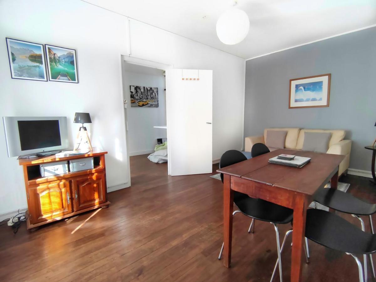 Number 22 - Le Dorat - Apartment One With Garden & Free Parking Exterior foto